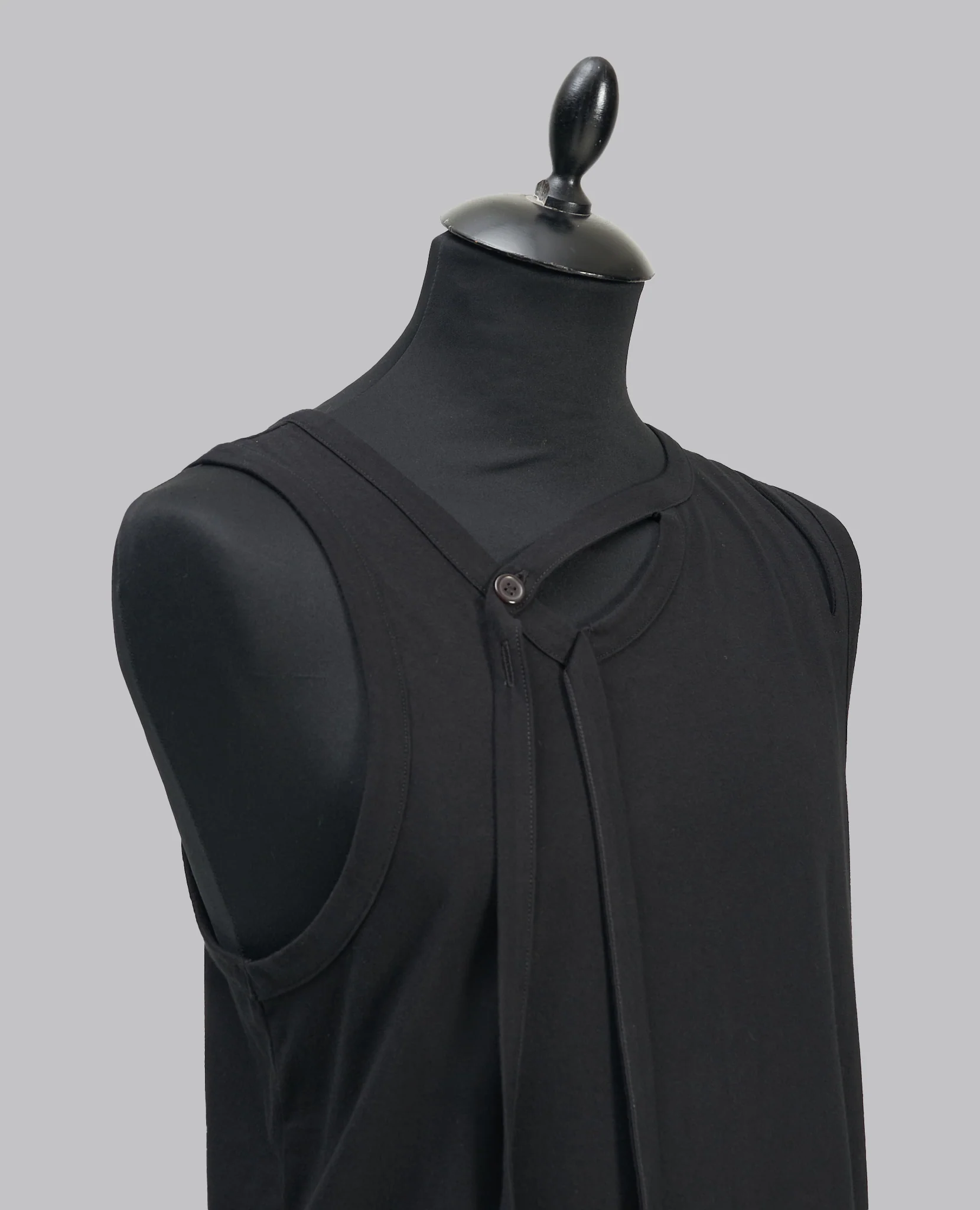 BINDER V NECK TANK TOP - Image 8