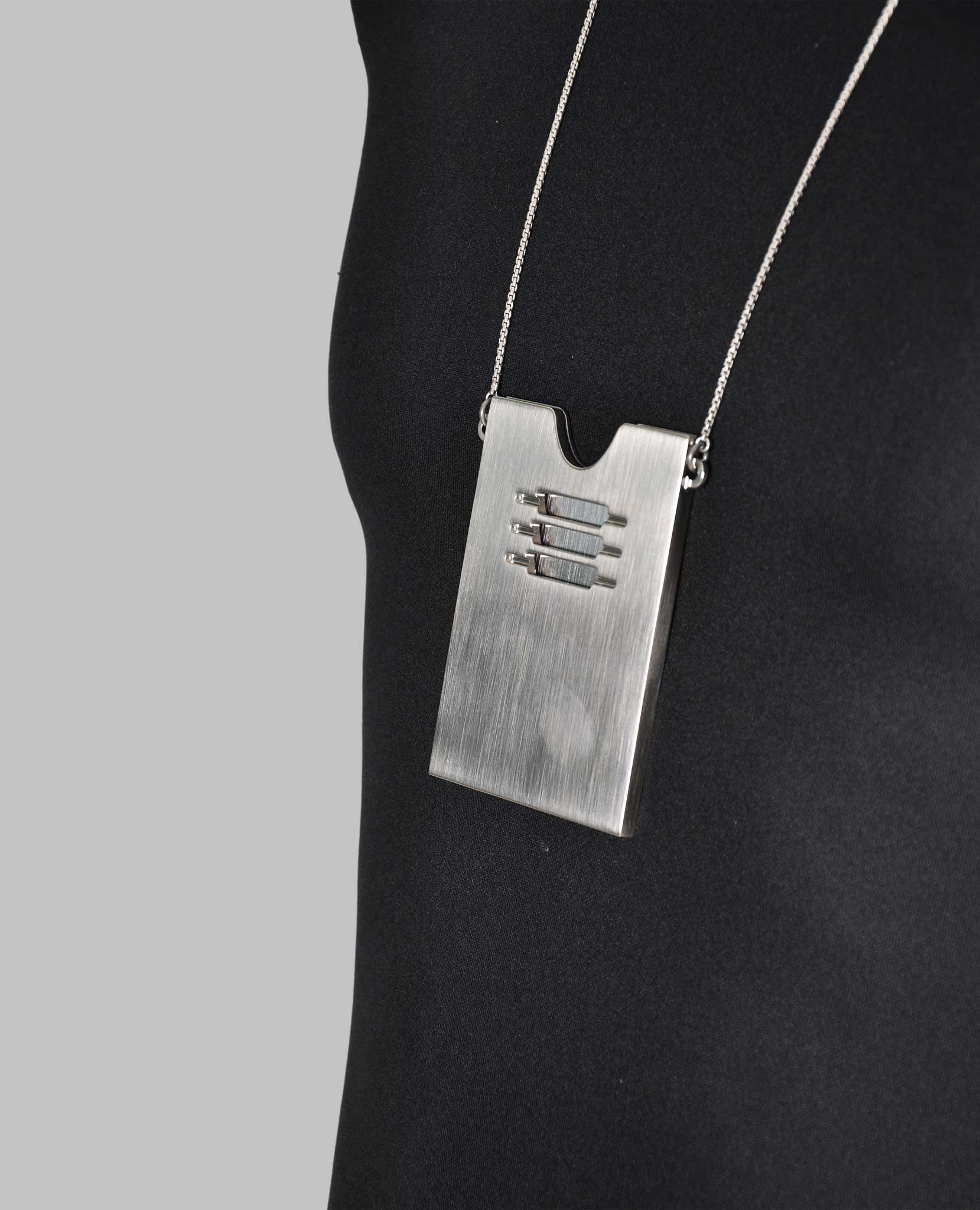 CARDHOLDER CHARM - Image 4