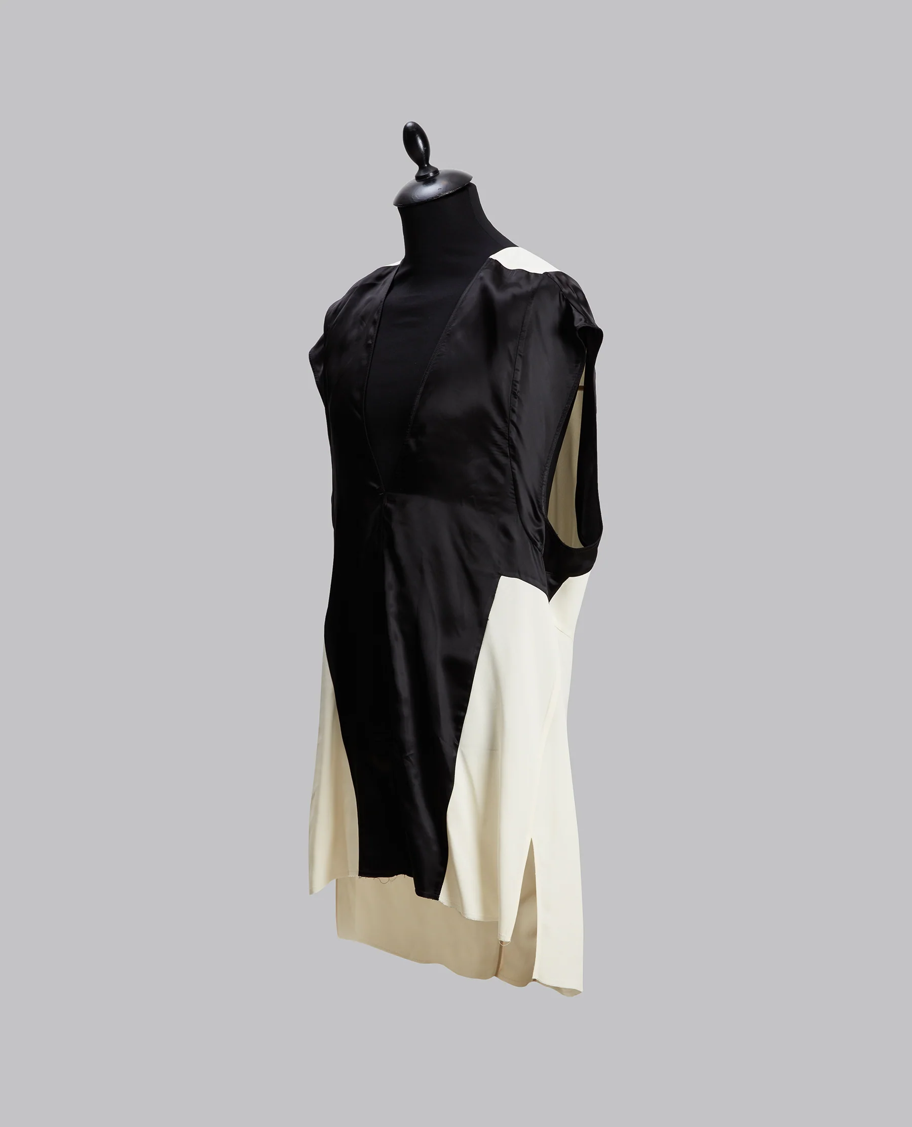 DEEP V NECK - Image 3