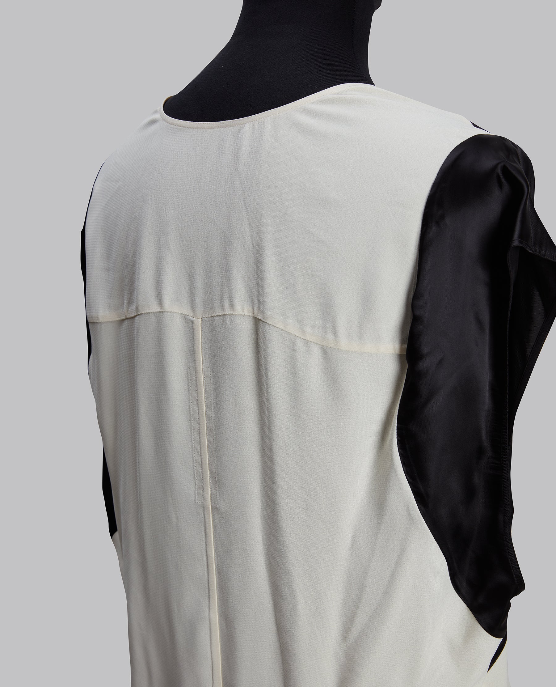 DEEP V NECK - Image 5