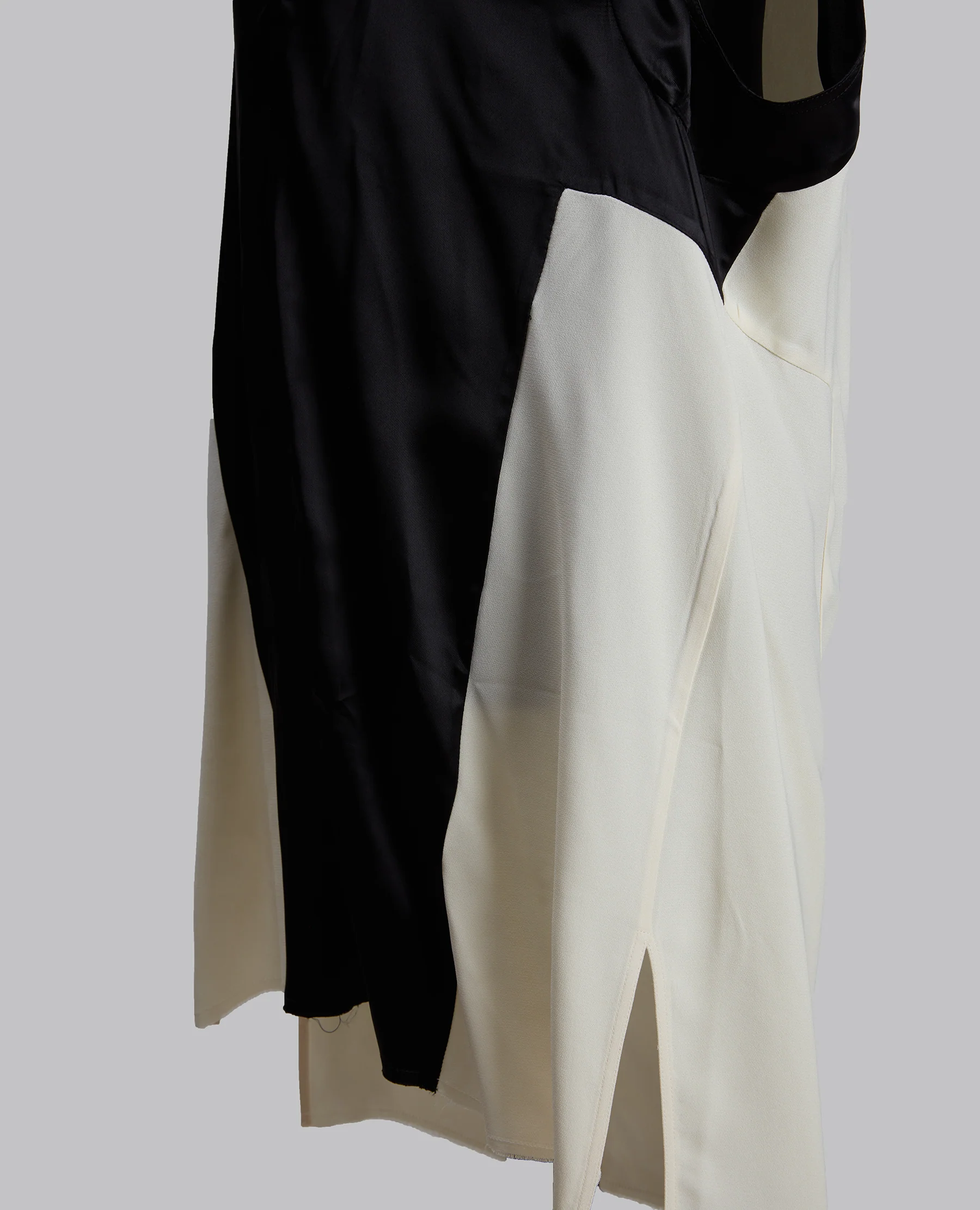 DEEP V NECK - Image 6