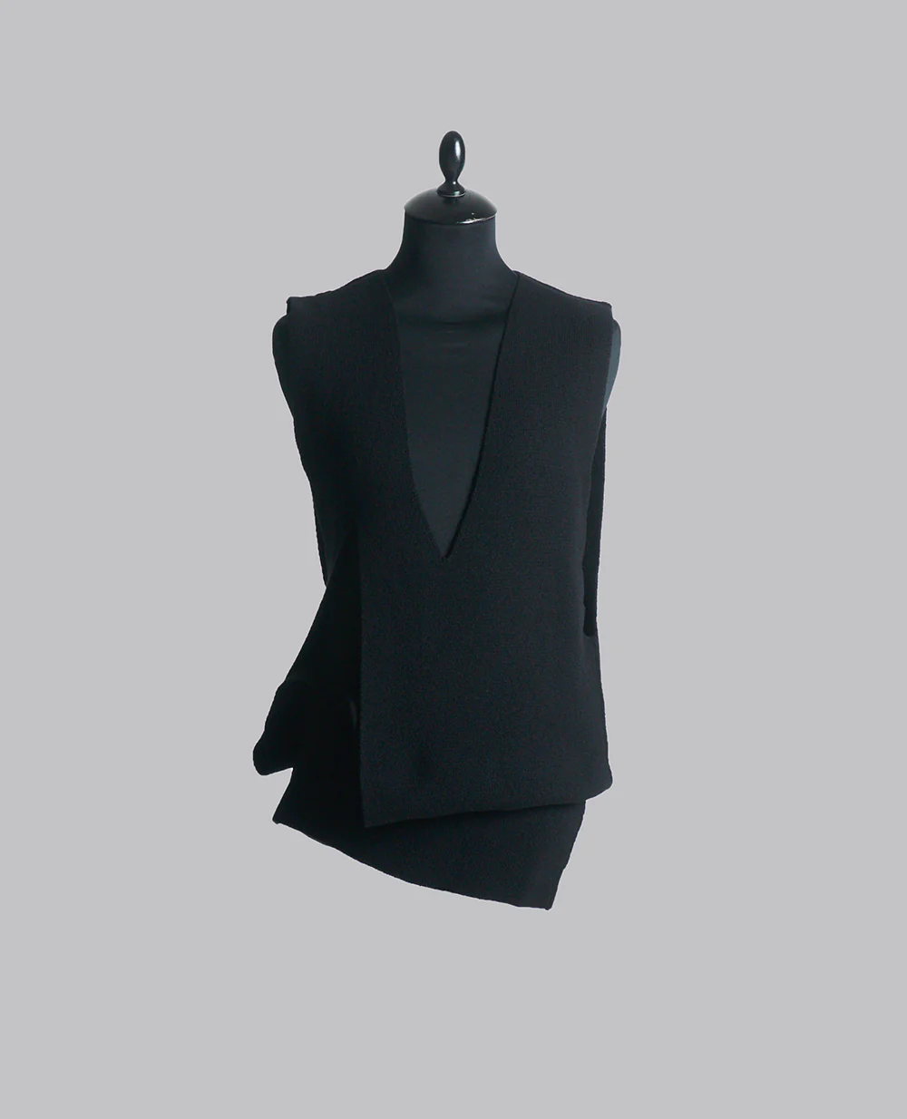 LUXOR V NECK - Image 4