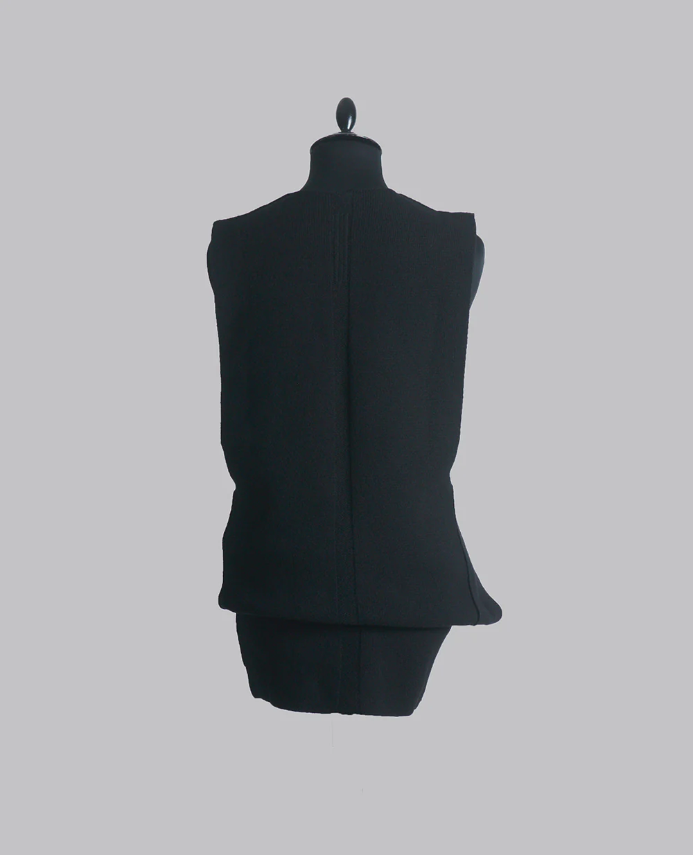 LUXOR V NECK - Image 7