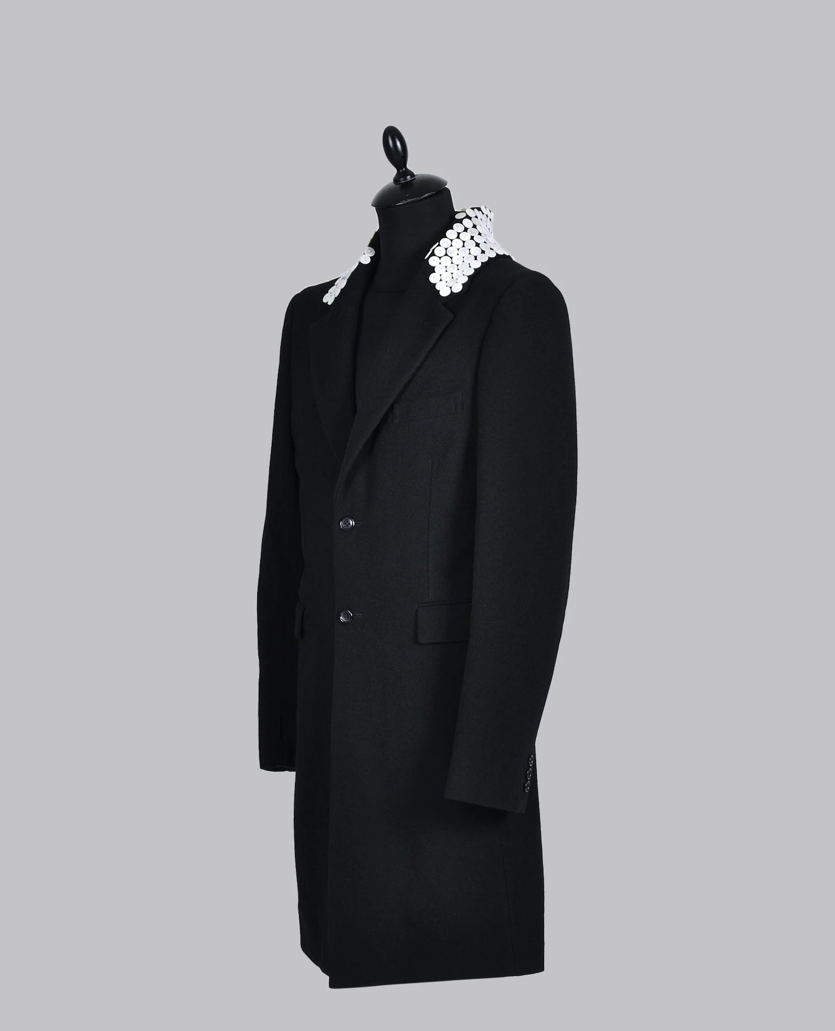 PEARL BUTTON COLLAR COAT - Image 3