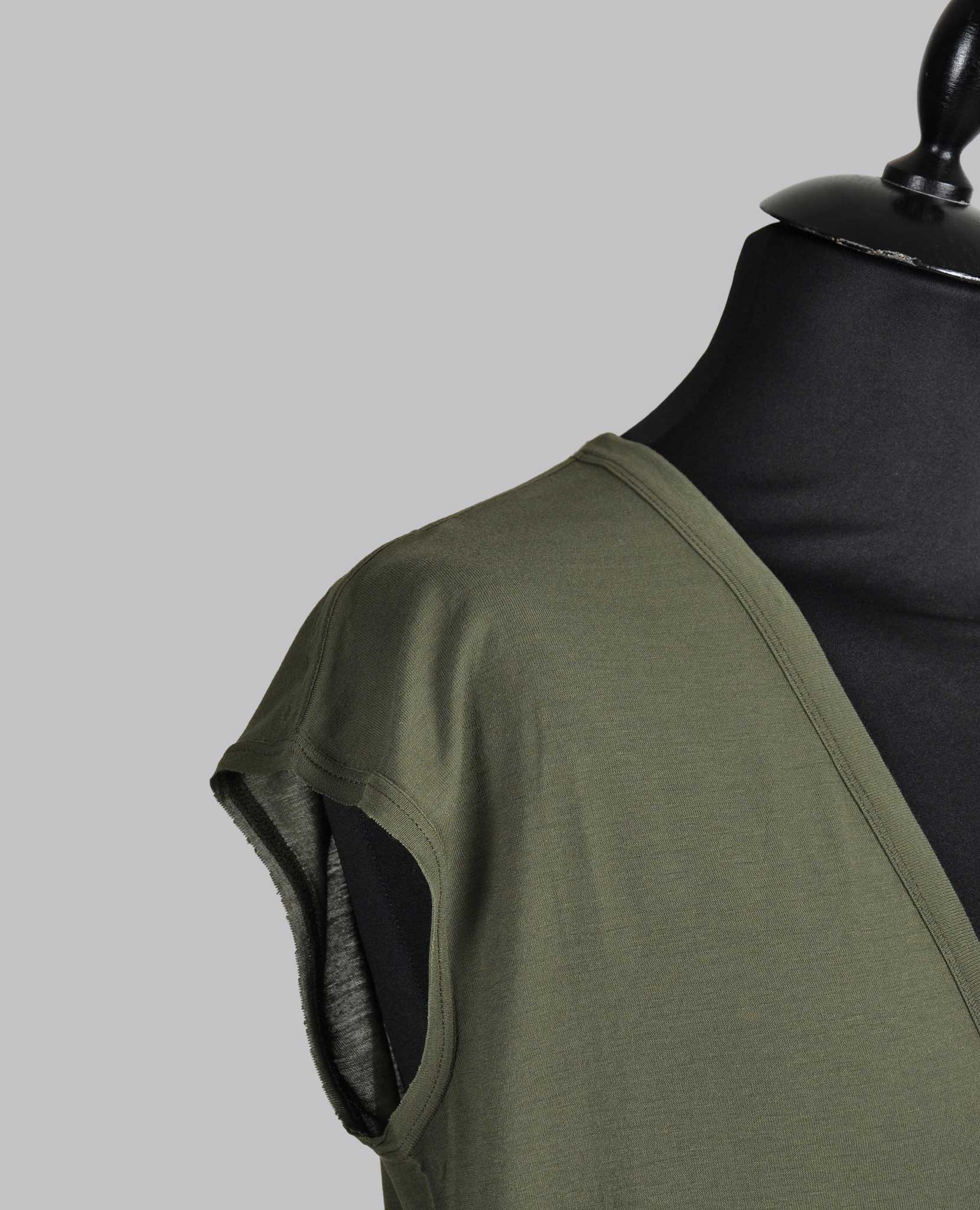 PORTERVILLE DEEP V NECK - Image 6