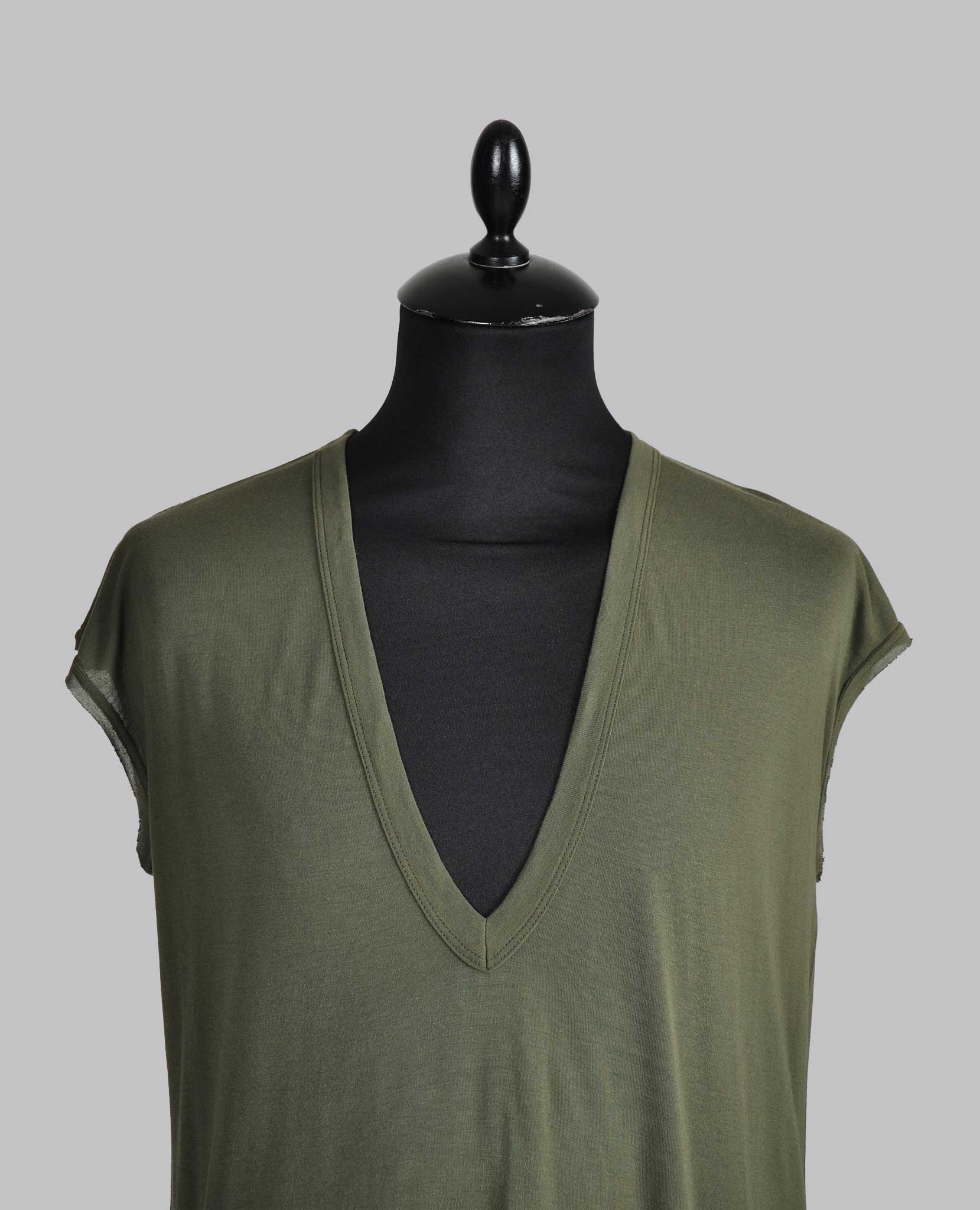 PORTERVILLE DEEP V NECK - Image 7